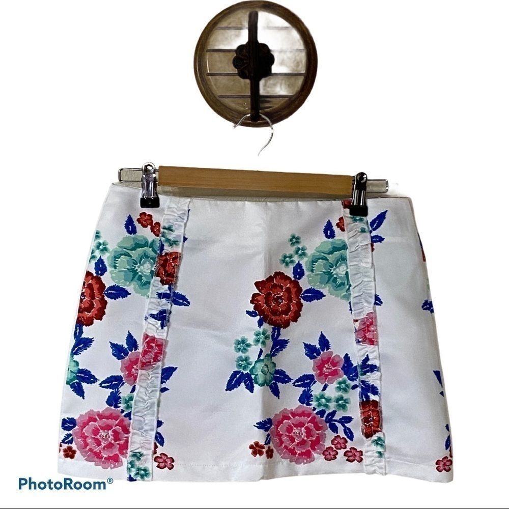 ❤️White Floral Fitted Mini Skirt